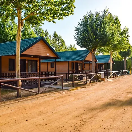 Camping La Aldea 3*